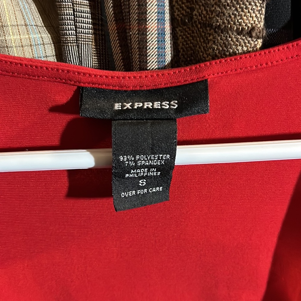 ✨Express Red ruched surplice tank top - Picture 2 of 6